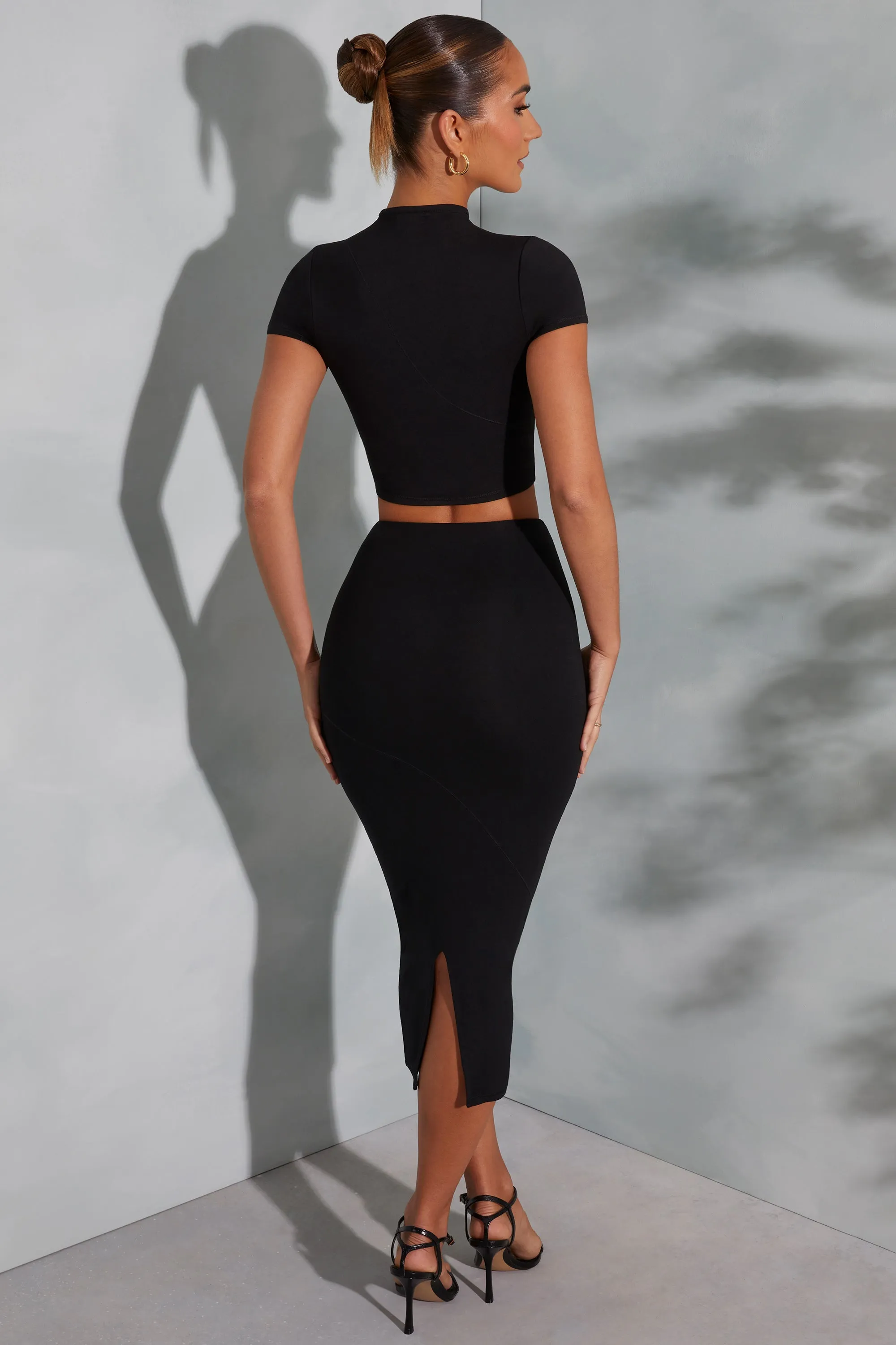 Contrast Stitch Turtleneck Crop Top in Black