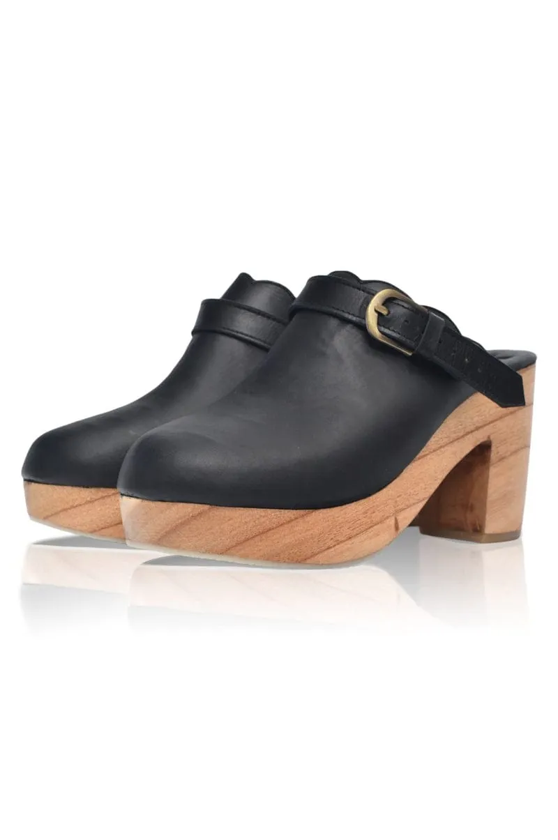 Sierra Convertible Leather Clogs in Black