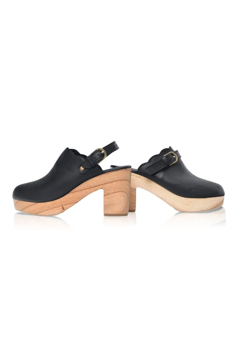 Sierra Convertible Leather Clogs in Black