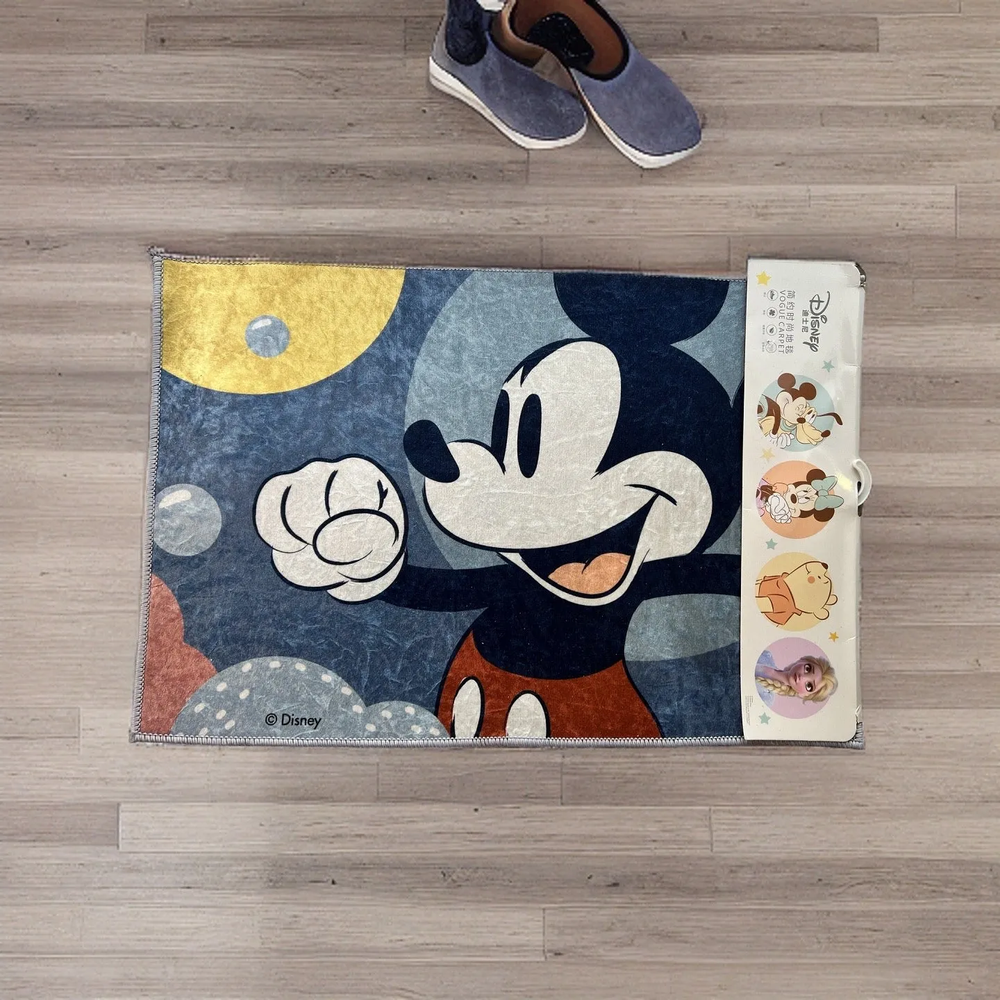 Tapete Disney  Mickey Mouse con 27 Diseños Diferentes para Transformar tu Espacio