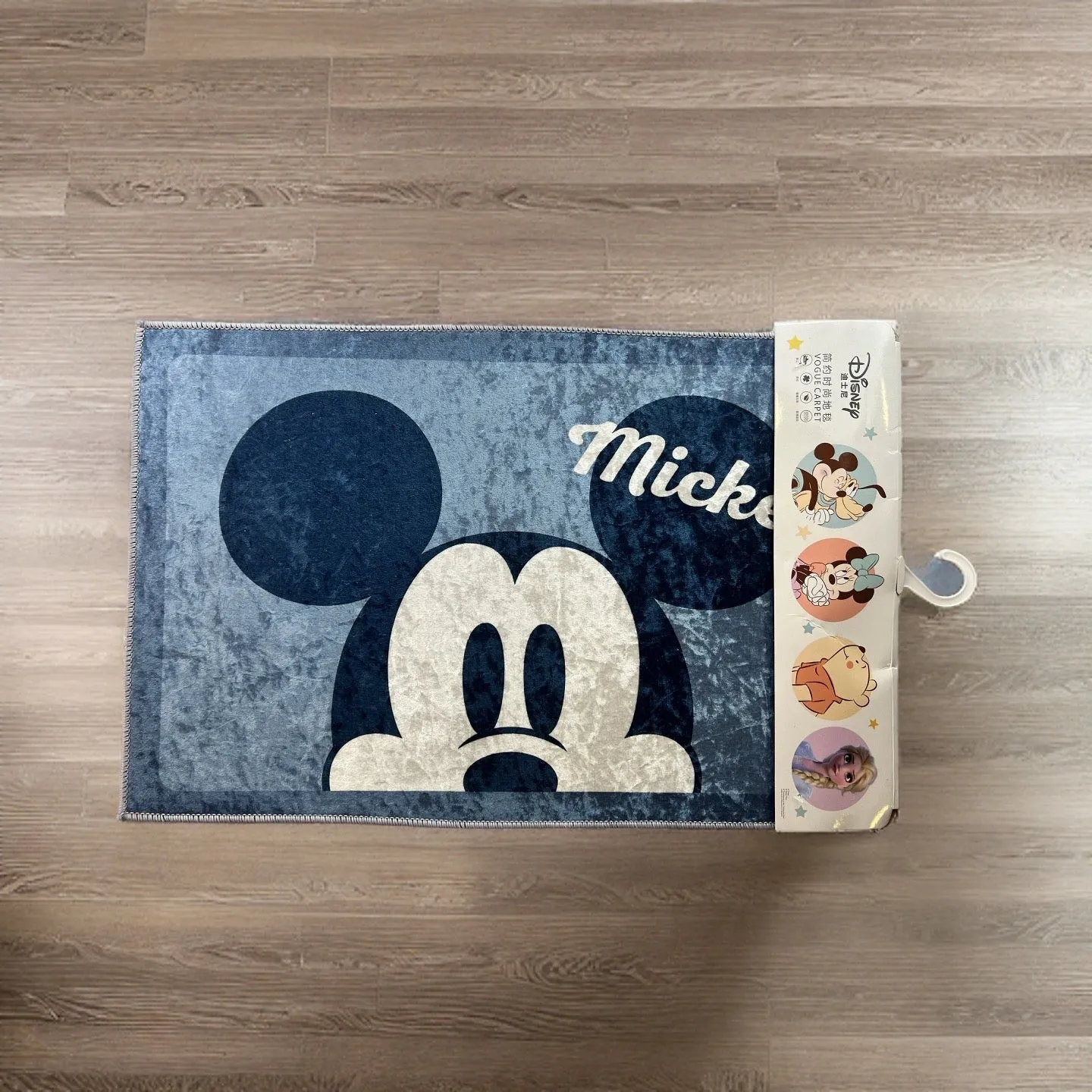 Tapete Disney  Mickey Mouse con 27 Diseños Diferentes para Transformar tu Espacio